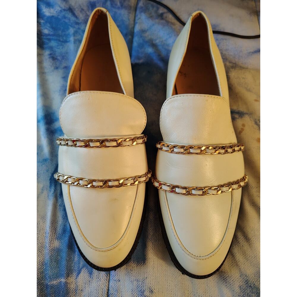 Karl Lagerfeld Paris Women's 9.5 M Irene Platform Loafers Cream Gold Chain